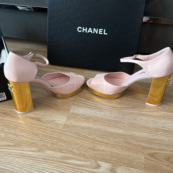 Chanel sandals authentic! - Picture 3 of 16